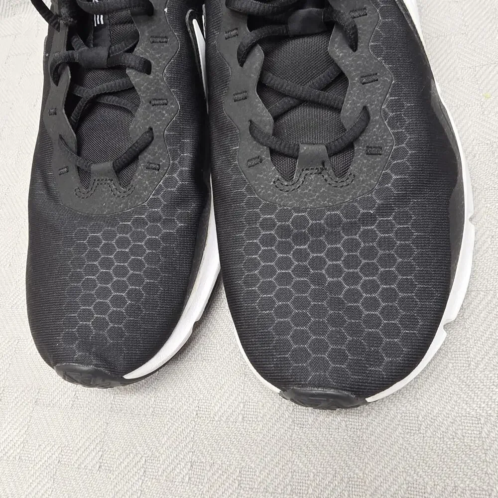 Nike Legend Essential 2 Black White Men Size 11 CQ9356-001